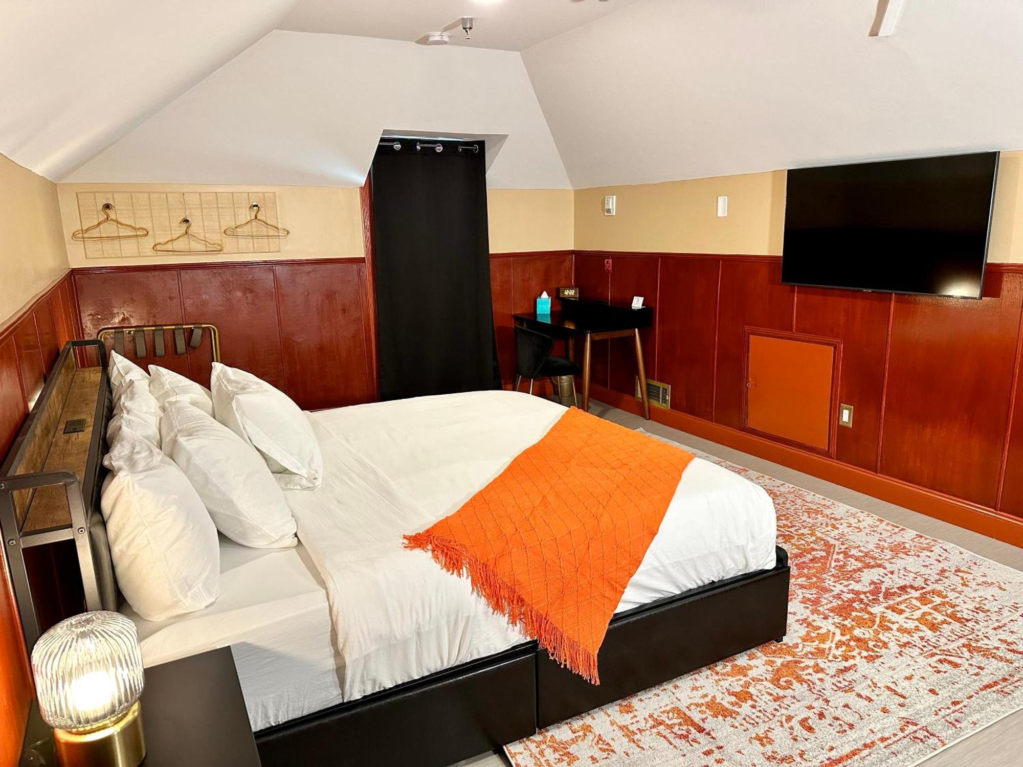 Peninsula Bed & Cocktails Hotell Gulfport Exteriör bild