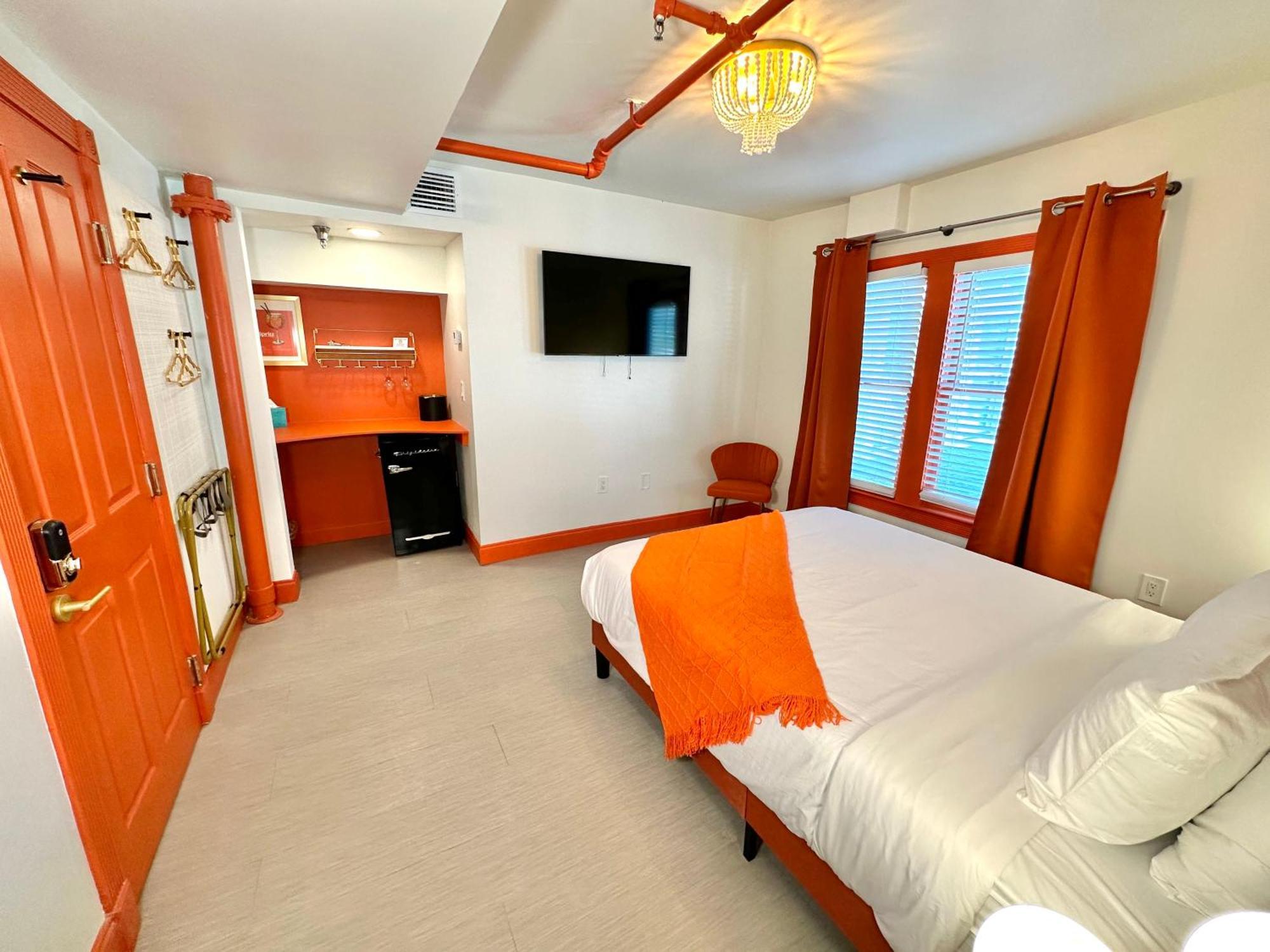 Peninsula Bed & Cocktails Hotell Gulfport Exteriör bild